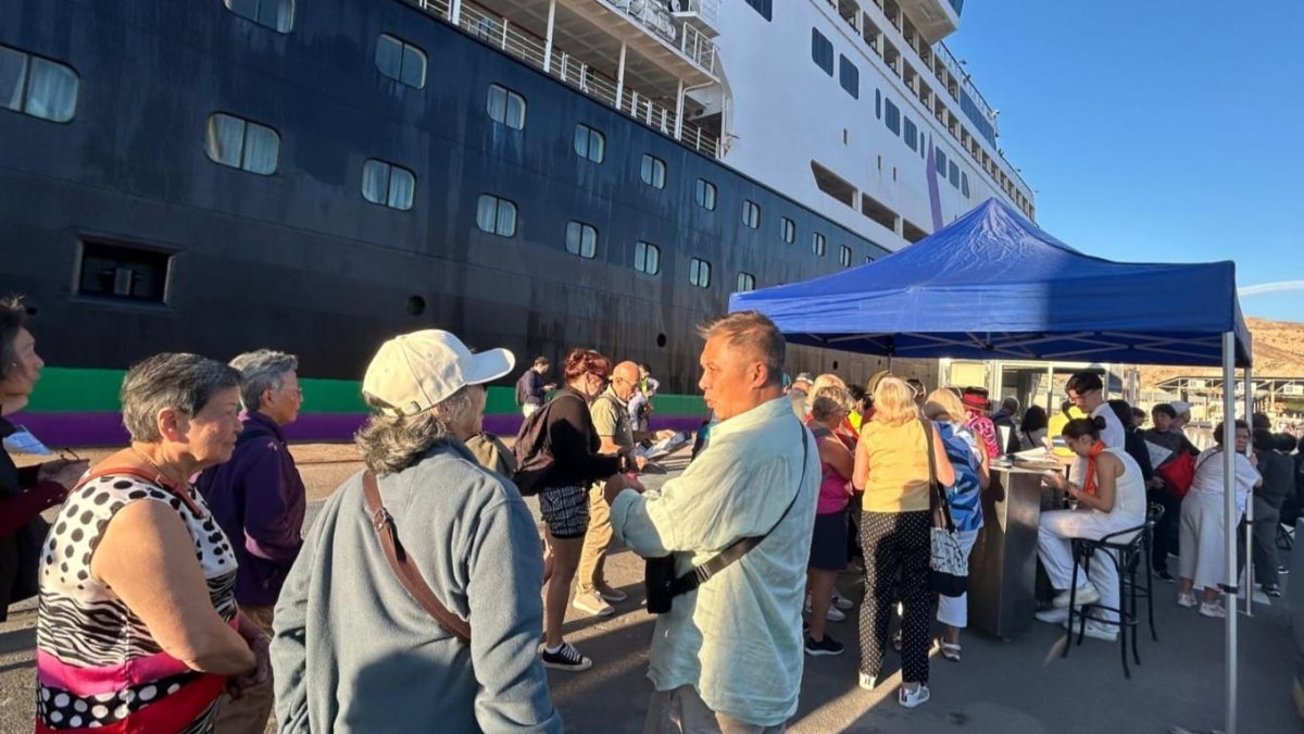 Llegada de cruceristas este martes a la capital almeriense.