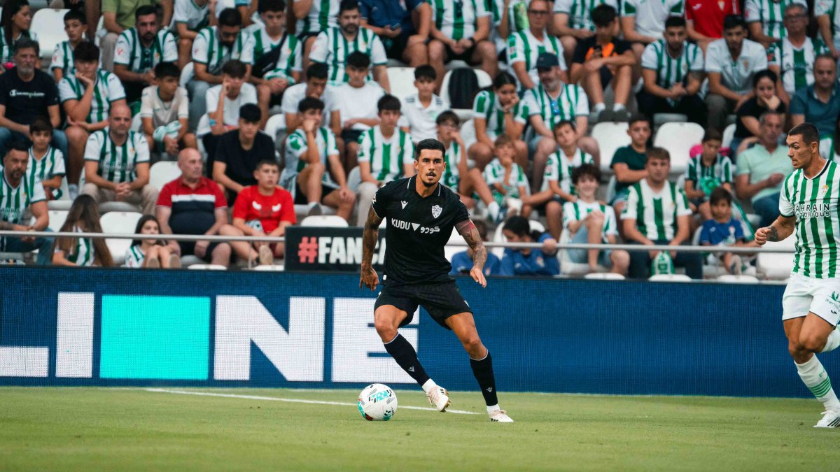 El central se lesionó en Córdoba y estará varias semanas de baja tras confirmarse el pronóstico.