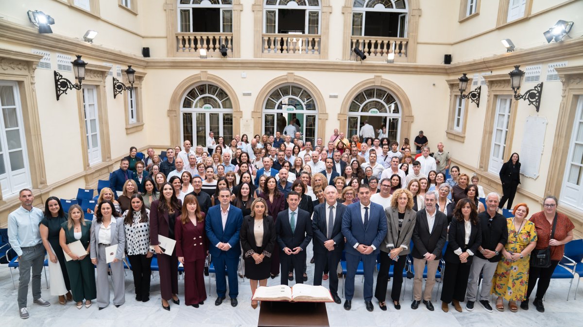 Acto de toma de posesión de más de 100 empleados de la Diputación de Almería.