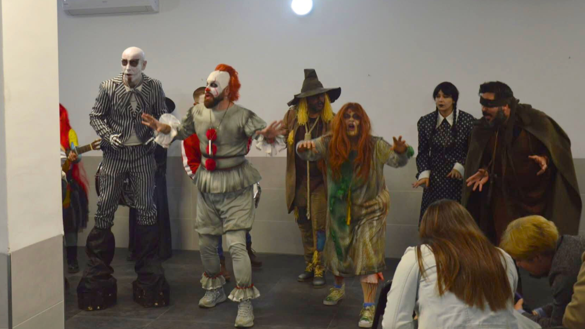 Vecinos y visitantes vivirán un divertido Halloween en Turrillas.