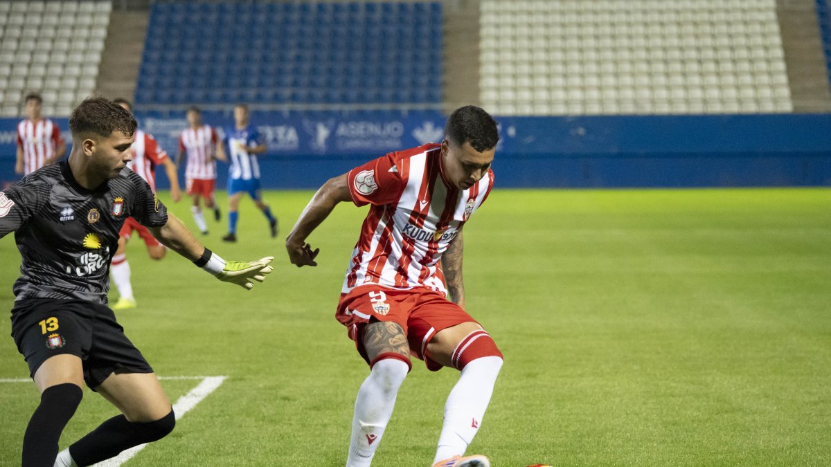 Thalys es el delantero por el que apuesta el Almería para el ascenso.