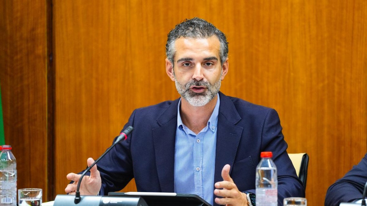 El consejero de Agricultura, Pesca, Agua y Desarrollo Rural, Ramón Fernández-Pacheco.