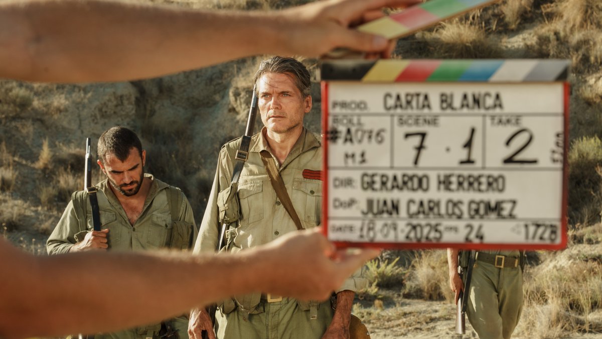 Salva Reina, antes de rodar una secuencia de ‘Carta blanca’ en el Desierto de Tabernas.