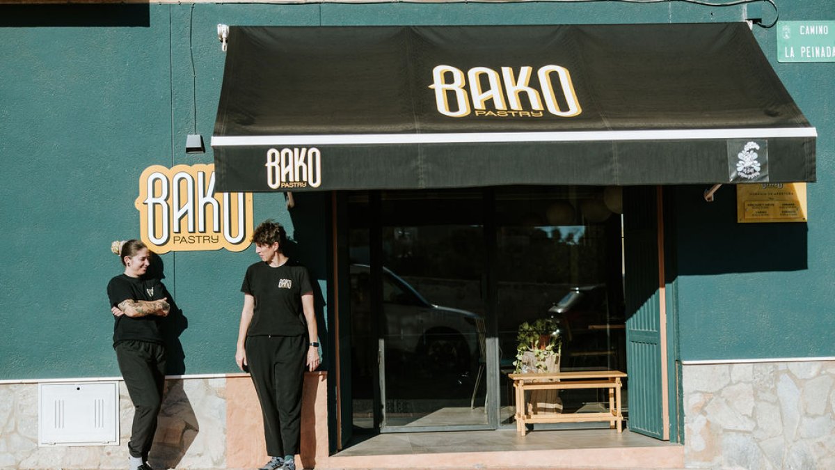 Las fundadoras de Bako Pastry, Inma y Adriana, en Huércal de Almería