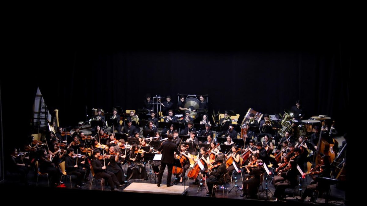 Actuación de la Orquesta Sinfónica Juvenil de Costa Rica en Vera.