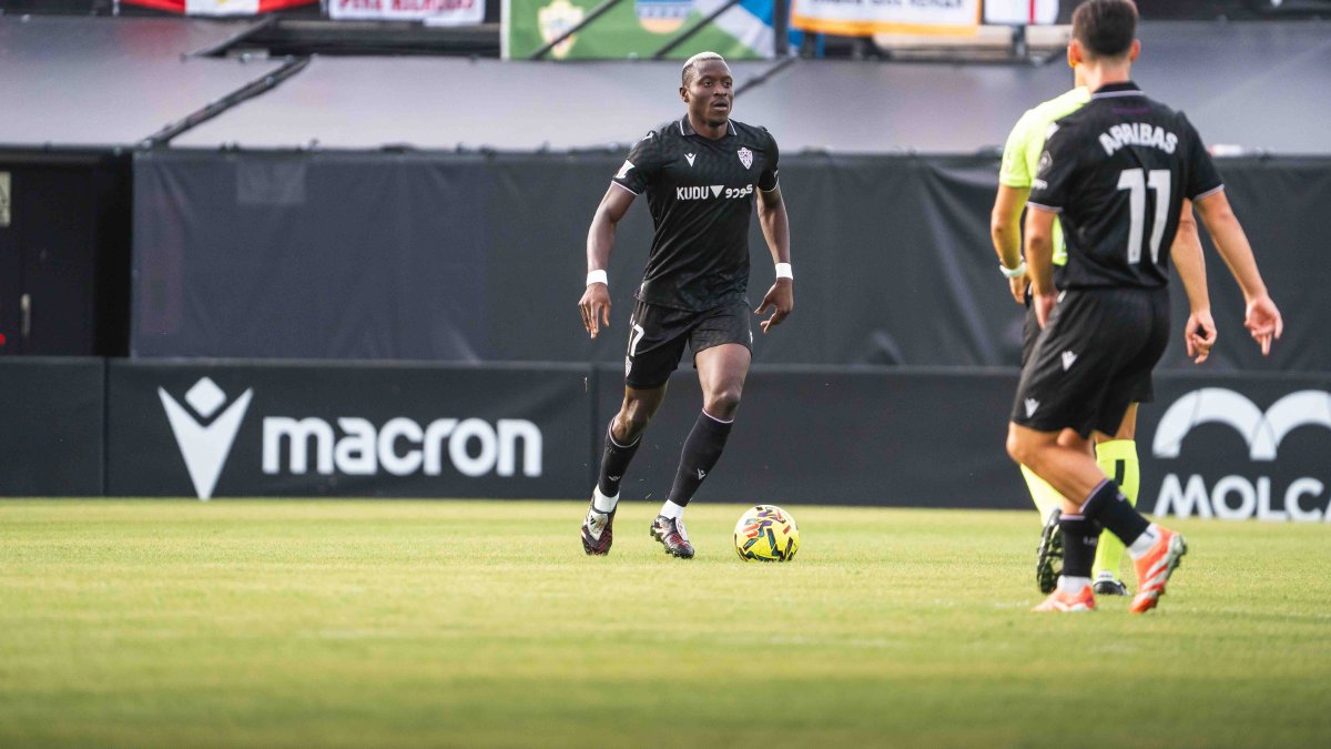 Lopy en el partido en el Alfonso Murube ante el Ceuta.
