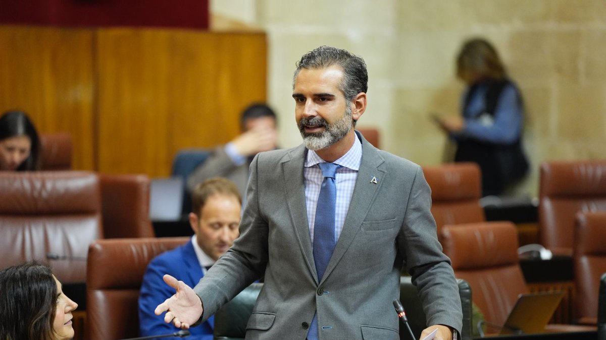 El consejero de Agricultura, Pesca, Agua y Desarrollo Rural, Ramón Fernández- Pacheco.