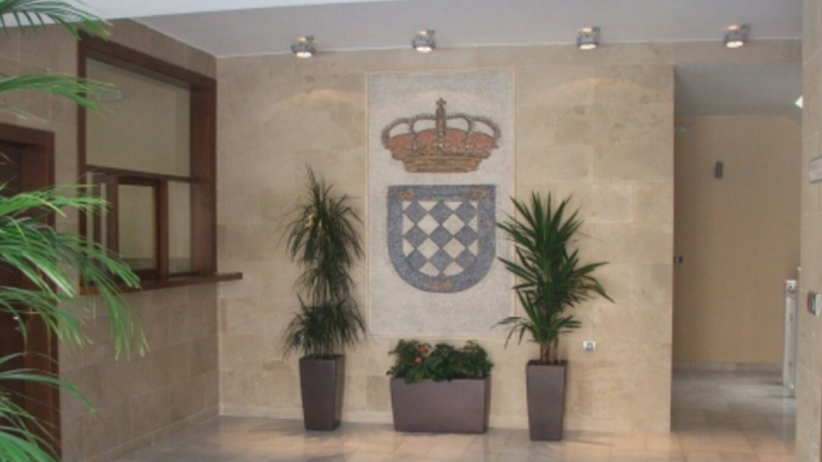 Interior del Ayuntamiento de Fines.