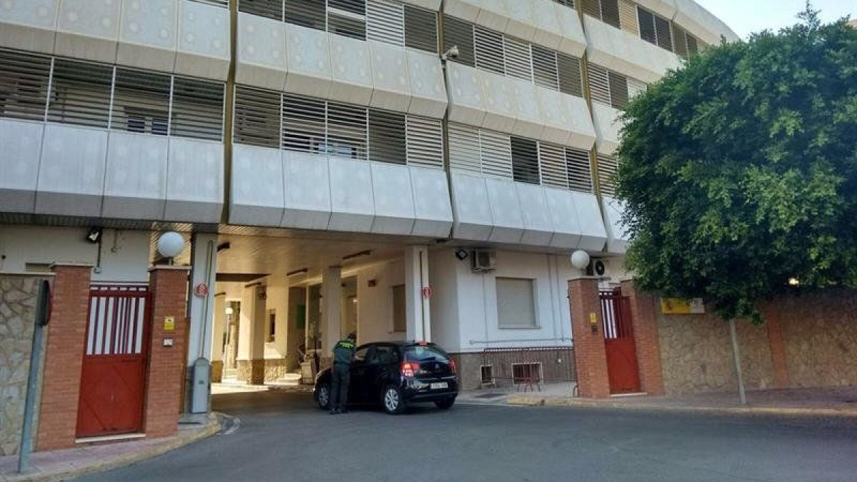 Comandancia de la Guardia Civil de Almería donde han estado los detenidos del Caso Mascarillas.
