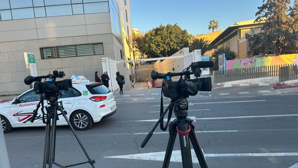 Expectación en el Palacio de Justicia de Almería