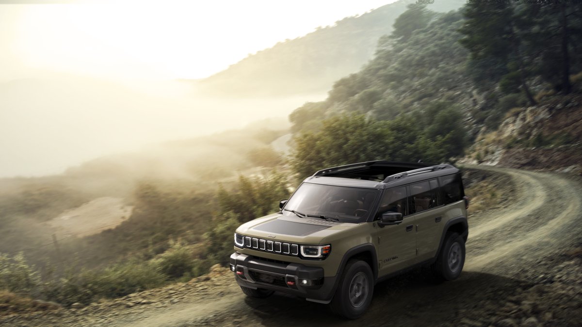El Jeep Recon combina un diseño inspirado en la tradición con la innovación eléctrica moderna.