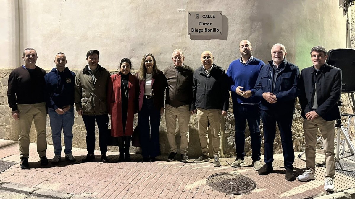 Inauguración de la placa que da nombre a la calle de Pintor Diego Bonillo.