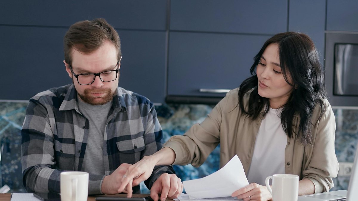 La planificación conjunta del presupuesto se convierte en una herramienta esencial en muchos hogares.