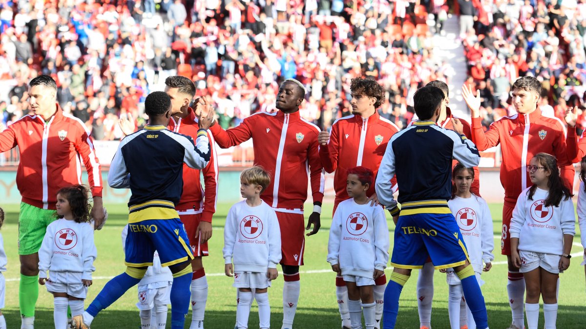 El Almería vuelve a casa donde viene mostrándose muy fuerte.