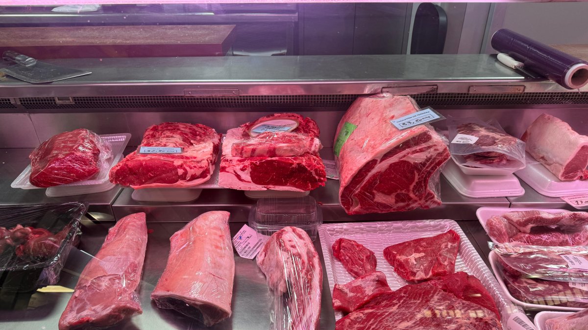Mostrador de carne en una de las carnicerías del Mercado Central