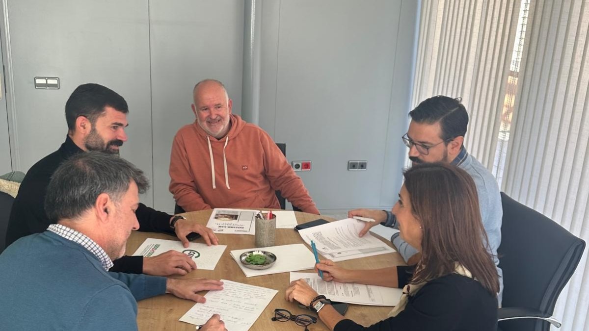 Reunión entre el sindicato CSIF y la concejala de Servicios Municipales, Sacramento Sánchez