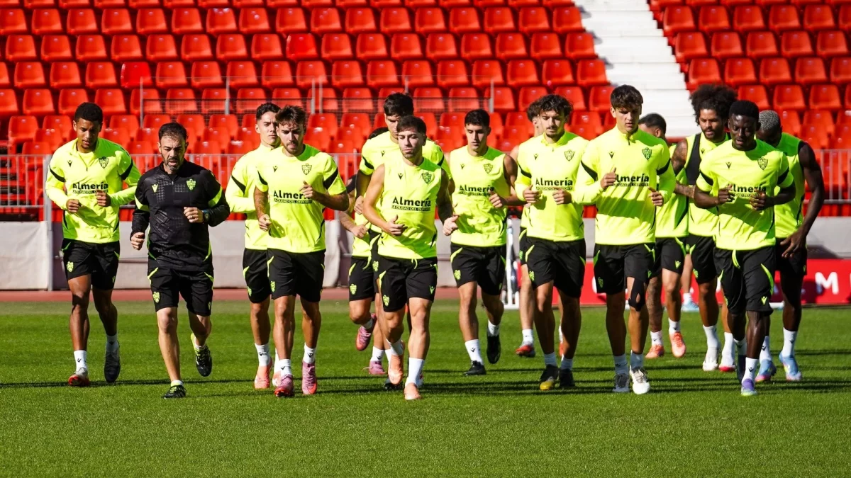 El equipo volvía de Ceuta con la cabeza como un bombo y quedó bloqueado.