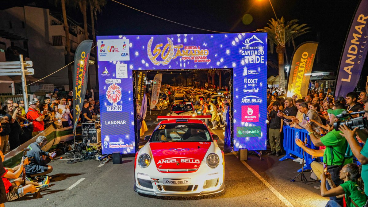 José Antonio Aznar en la salida que tuvo lugar en la noche del viernes.