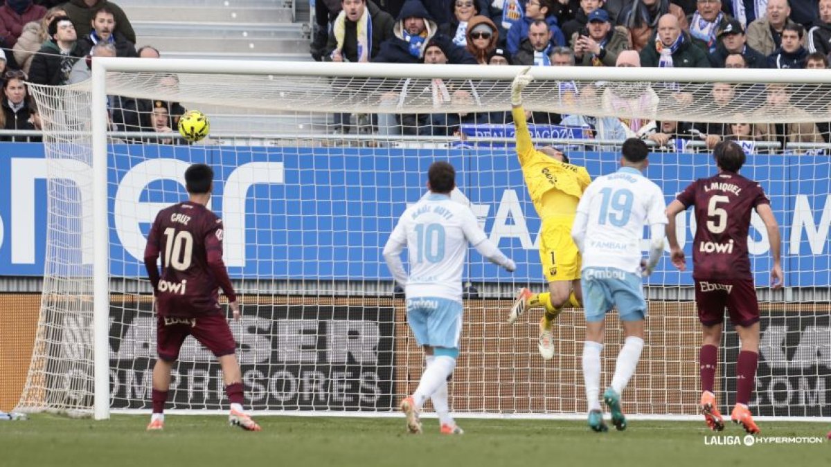 El Real Zaragoza encadena tres victorias y vuelve a la vida.