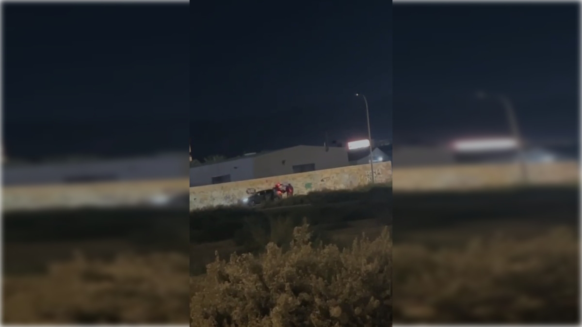 Captura de pantalla del vídeo compartido en redes sociales con el supuesto secuestro en Roquetas de Mar.