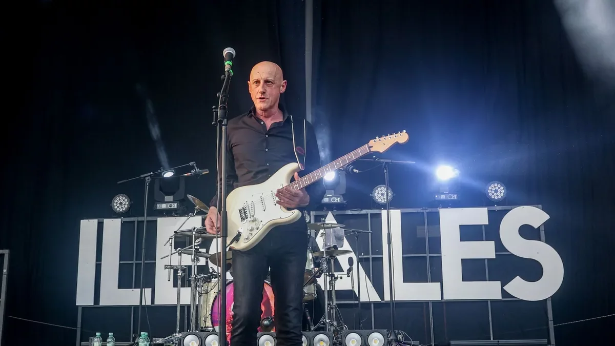 Jorge Martínez durante una actuación.