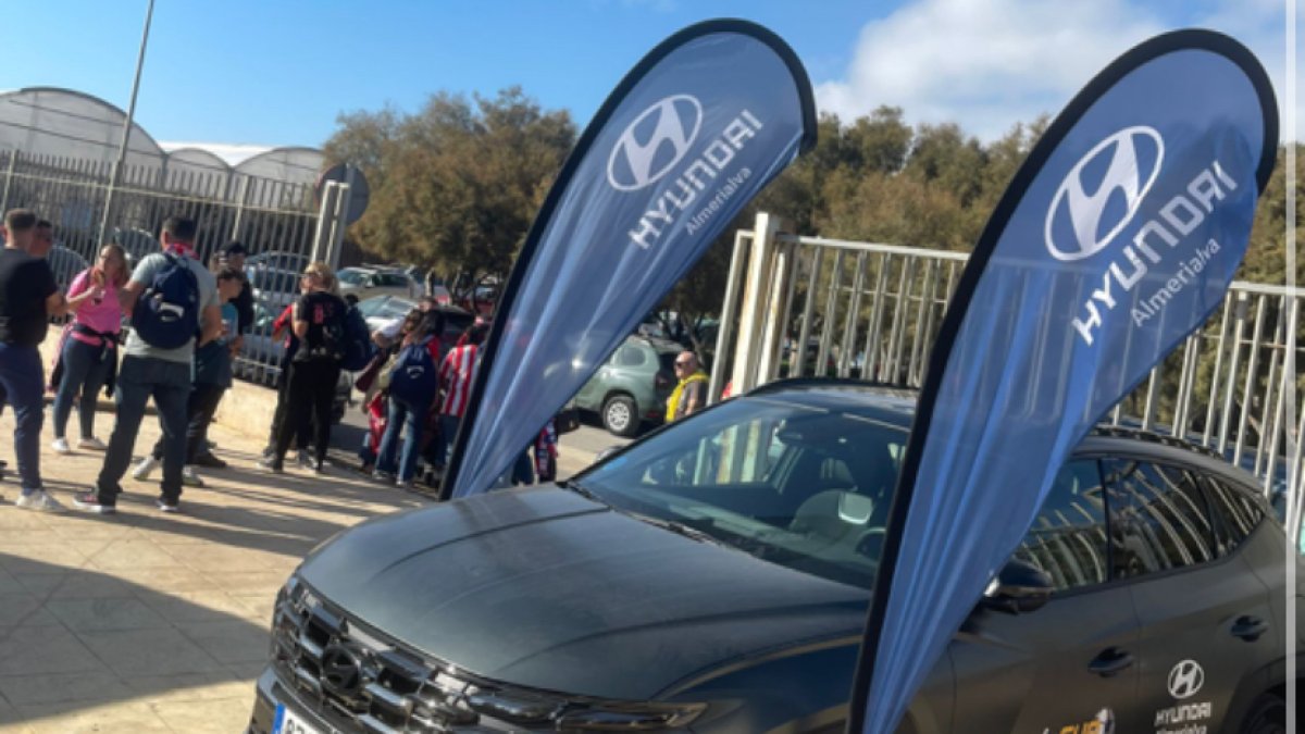 Los vehículos Hyundai a las puertas del estadio de la final