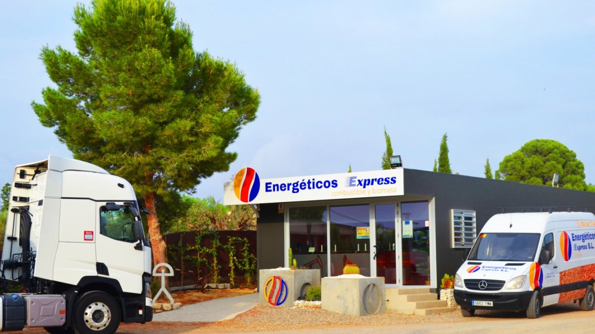 Las instalaciones de la empresa almeriense Energéticos Express.