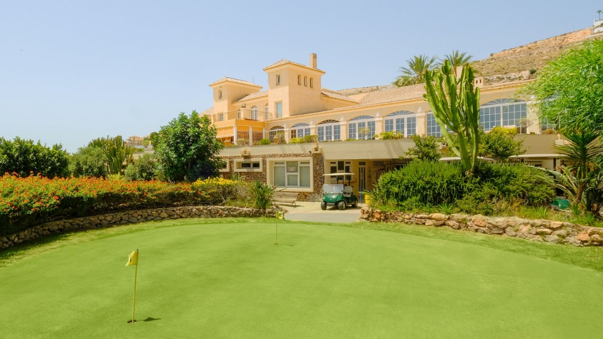 Casa Mendoza, un lugar increíble para celebrar la llegada de la Navidad con la mejor gastronomía y música.