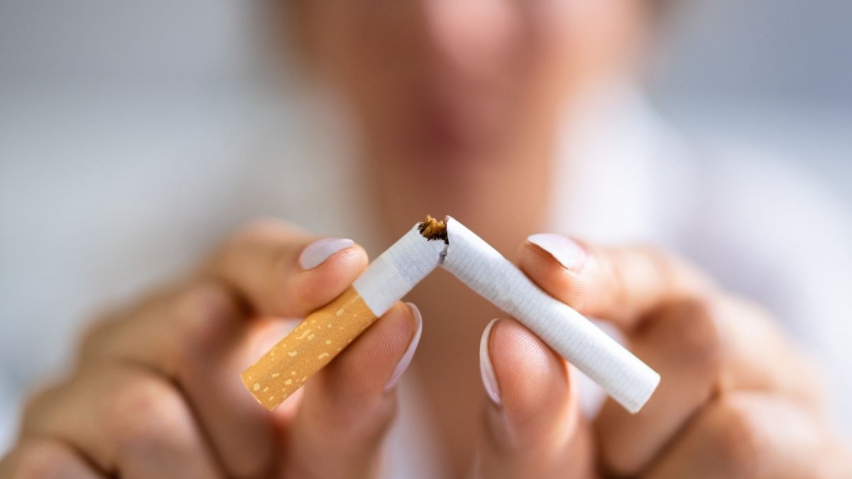 Romper con el tabaco es posible: cada vez más almerienses recurren a la laserterapia para dejar de fumar.