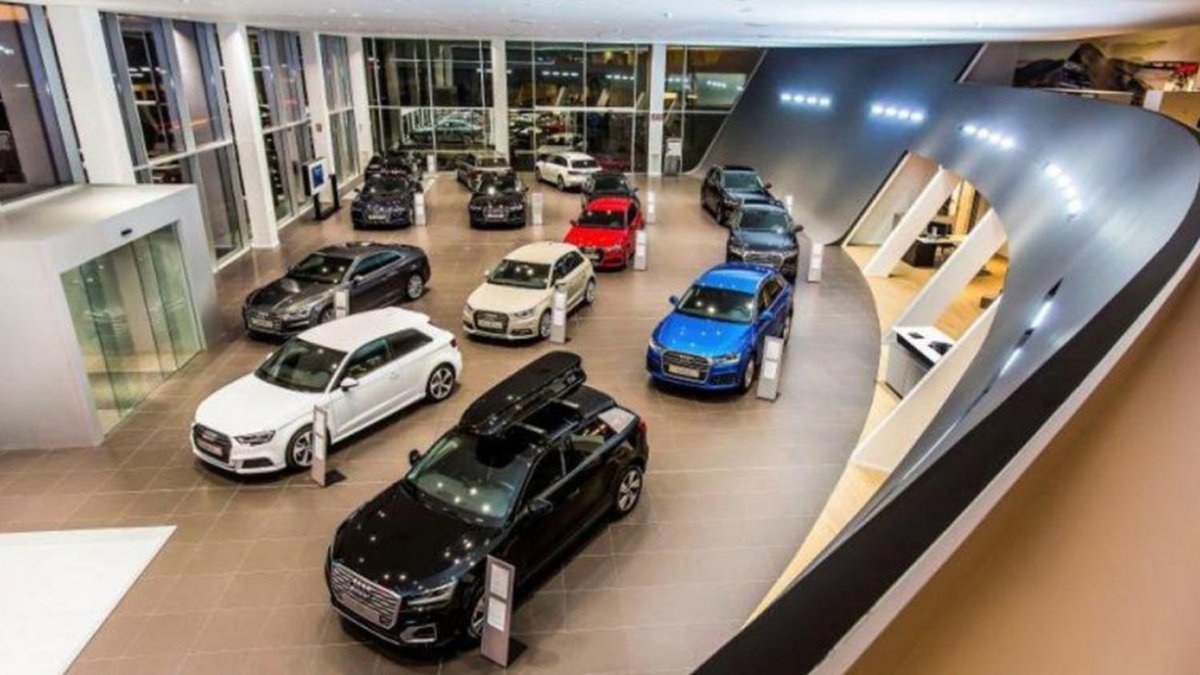 En el total del año, el mercado supera el millón de turismos, con 1.045.638 unidades vendidas.