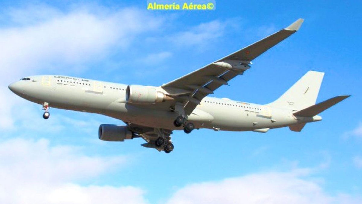Airbus A330 del Ejército saliendo desde el Aeropuerto de Almería rumbo a Eslovaquia con parte del contingente de La Legión.