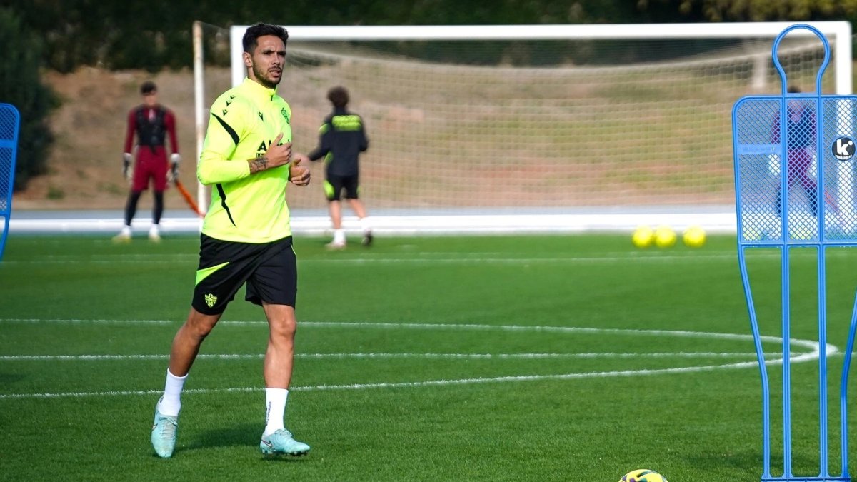 Nelson Monte ¿con quién? Es la pregunta del millón tras cumplir el central de Portugal el partido de sanción ante el Burgos.