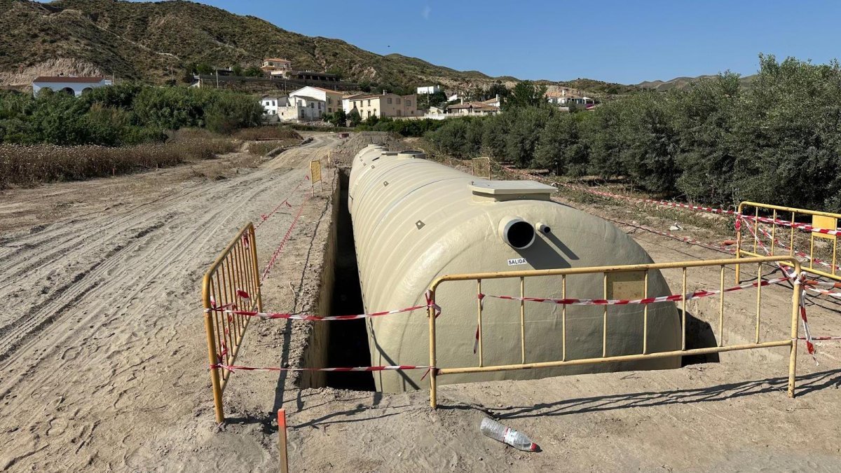 La nueva depuradora que da servicio a dos pedanías ya está en marcha.