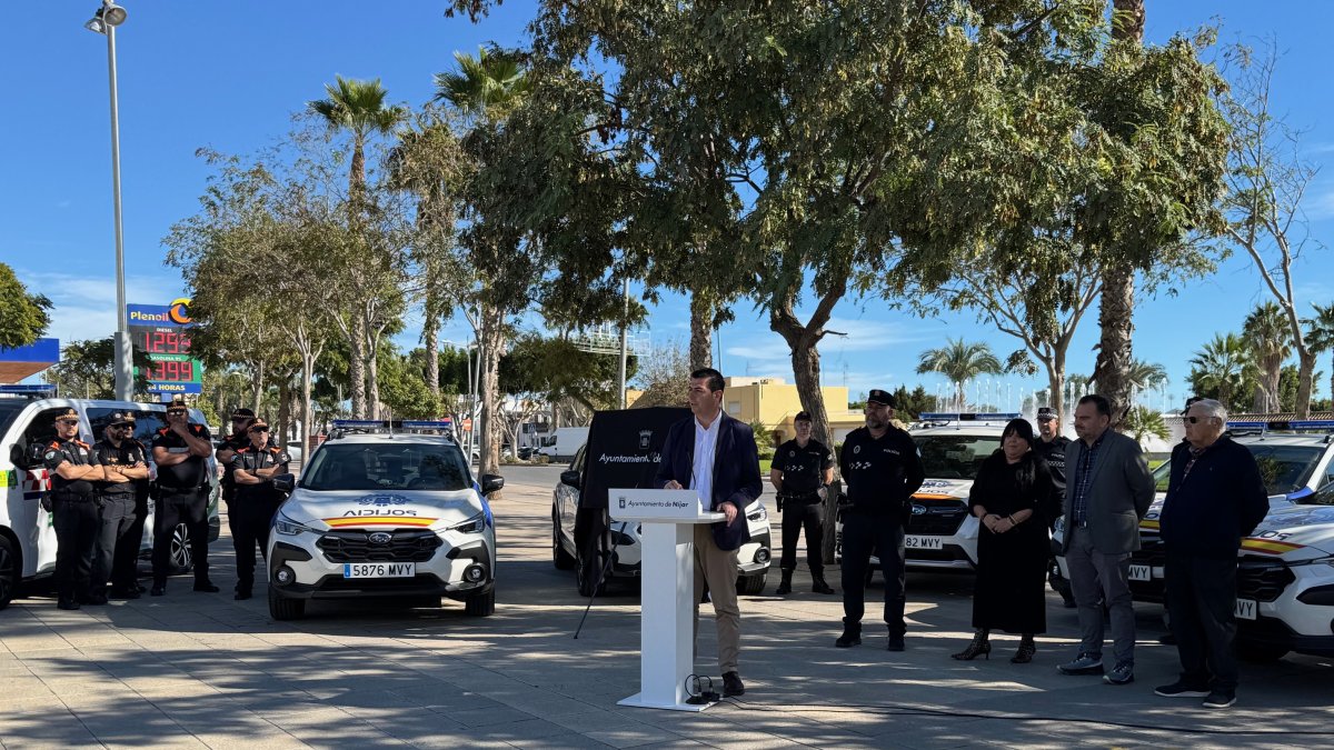 El alcalde de Níjar, José Francisco Garrido, ha trasladado su felicitación al cuerpo de Policía Local.