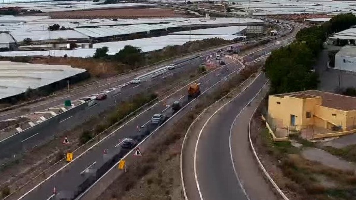 Desvío de la A-7 en el término municipal de Vícar.