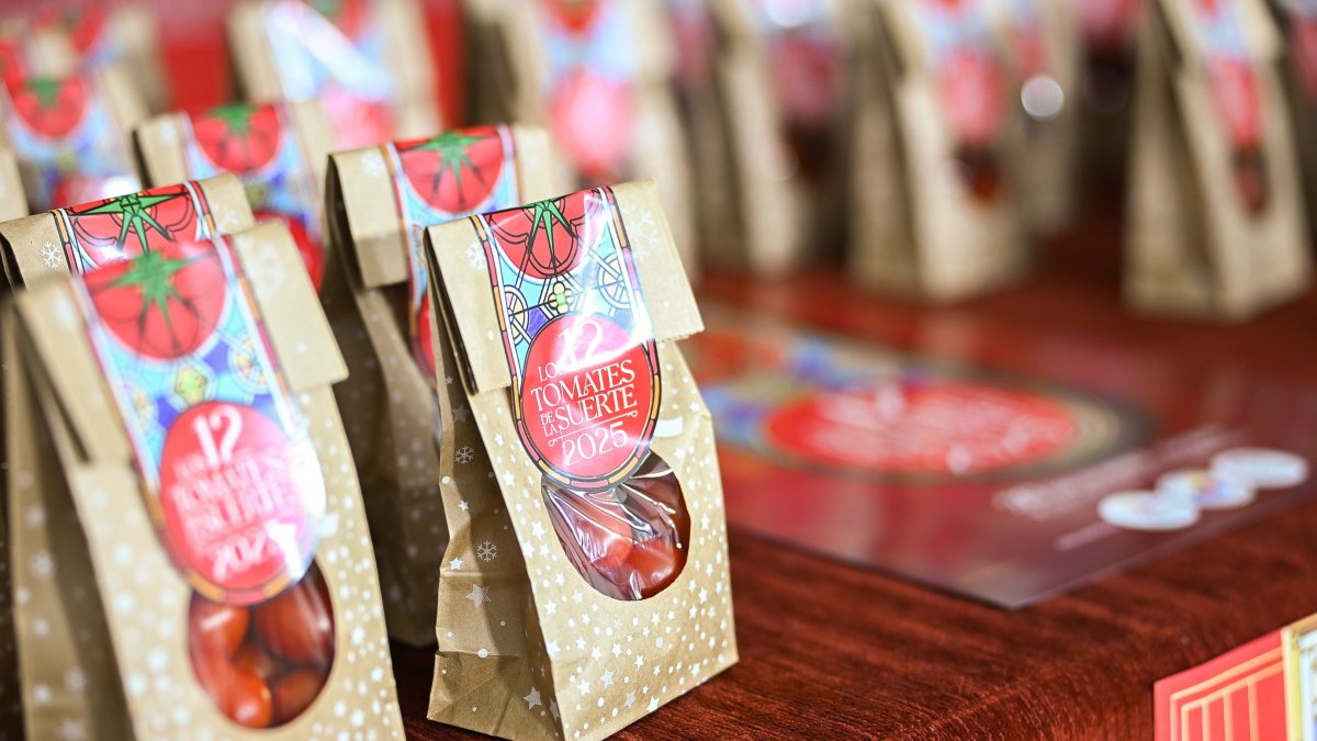 Los 12 tomates de la suerte, que se celebran en Almería.