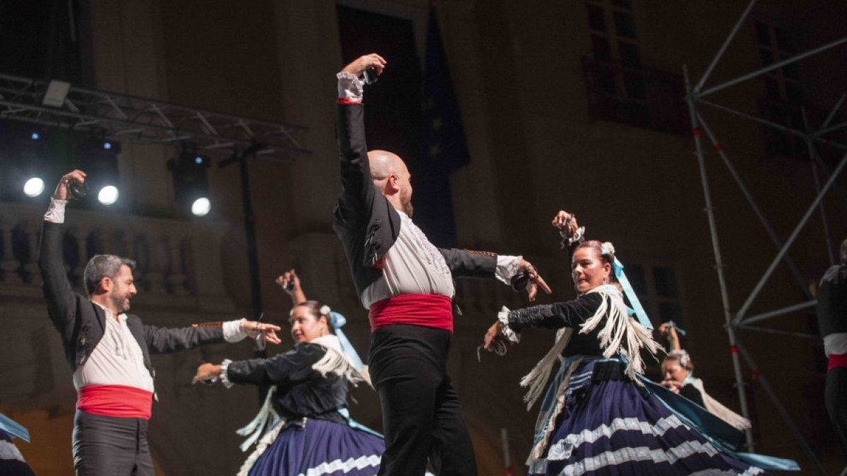 Actuación del grupo Folclore en una edición anterior