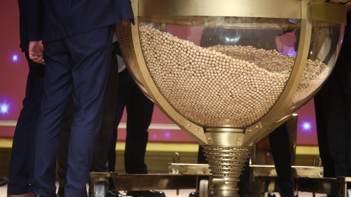 El bombo ha dejado una alegría en Roquetas de Mar: casi 3 millones de euros con el quinto premio.