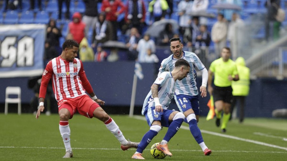 Chirino no brilló en La Rosaleda muy exigido por el Málaga.