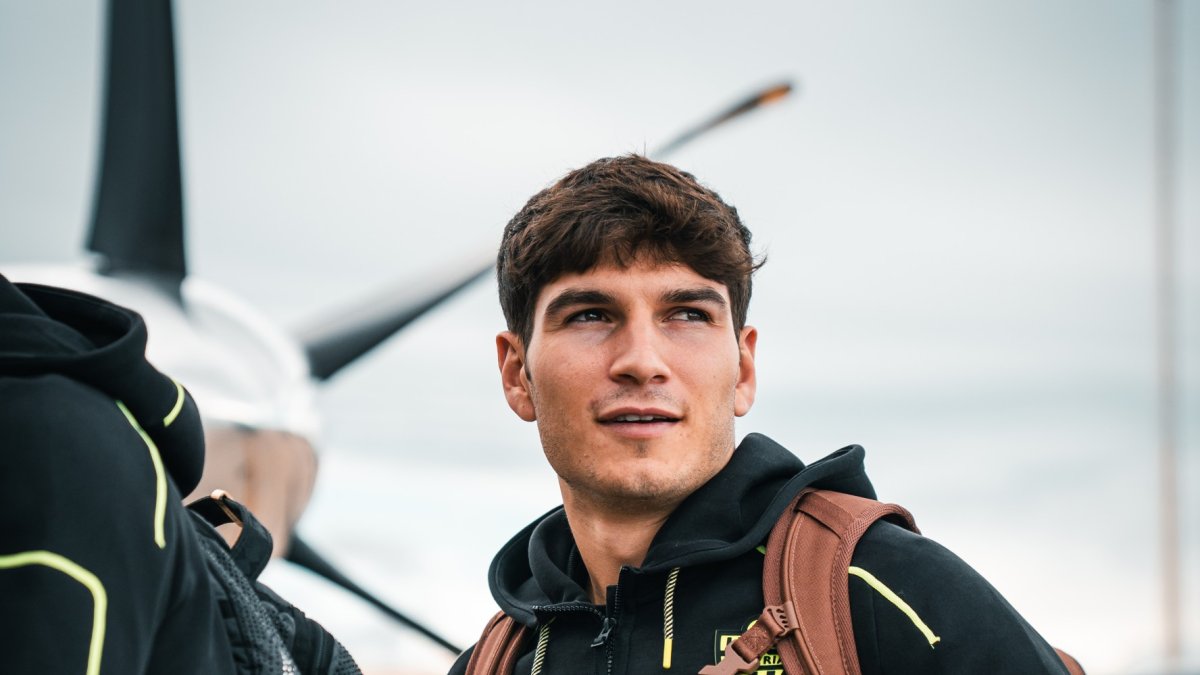 Un central de altos vuelos ha dejado roto al Almería en defensa.