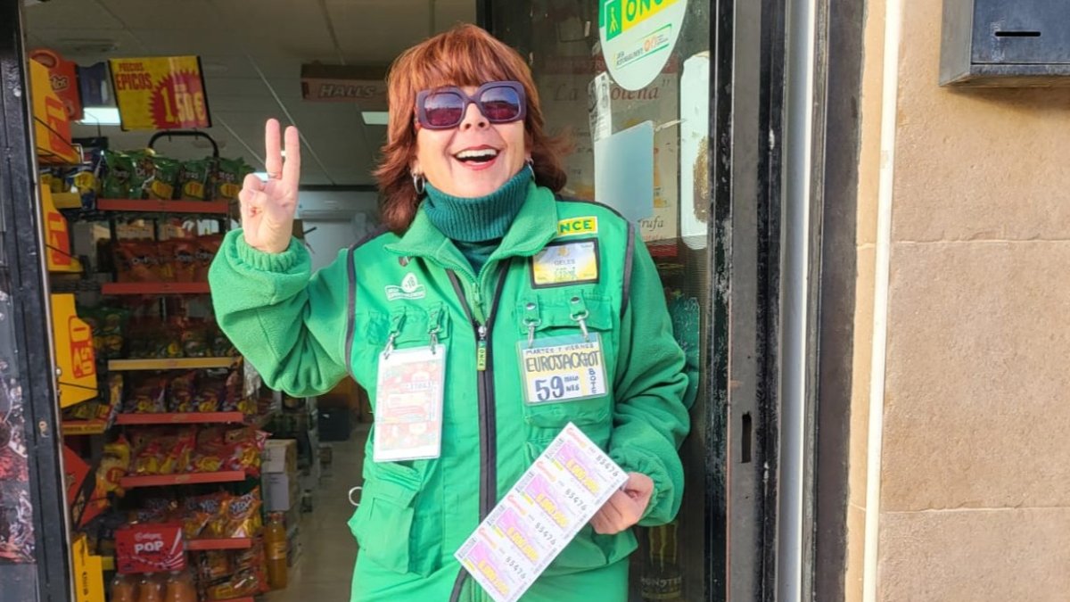 María Ángeles González, vendedora de la ONCE desde 2012 en Viator.