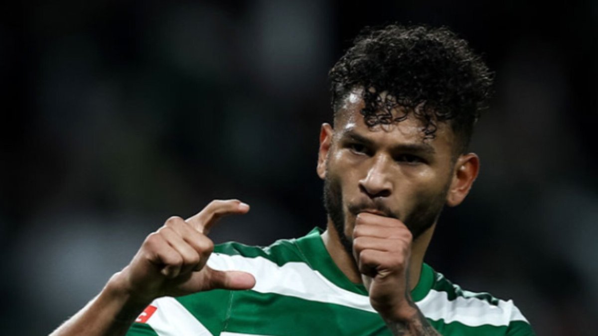 Luis Suárez no para de celebrar goles con el Sporting.