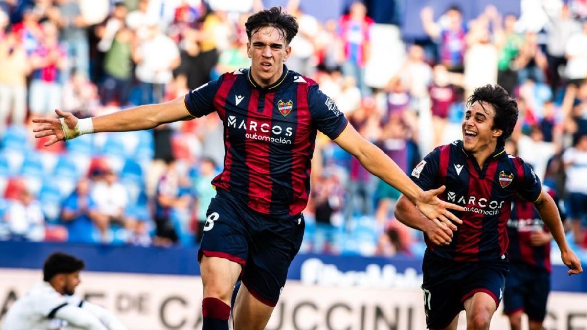 Carlos Espí es el '9' que le gusta a Rubi y llegaría de la UD Levante.