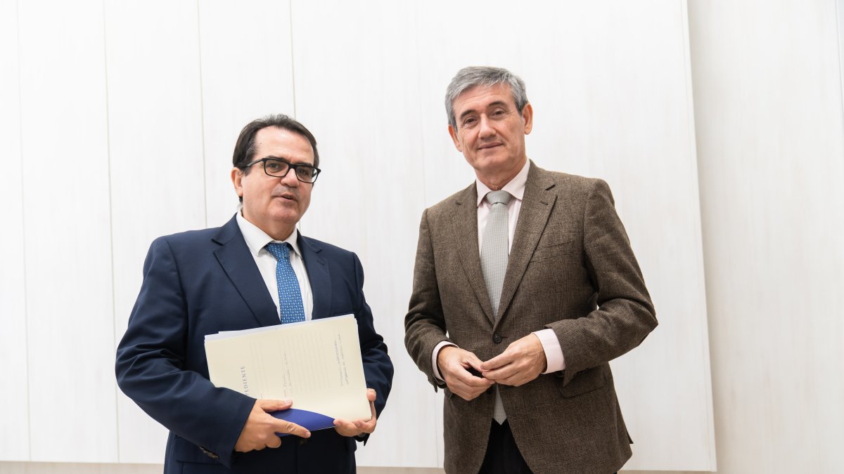 Acuerdo entre la Diputación de Almería y el Ayuntamiento de Adra.