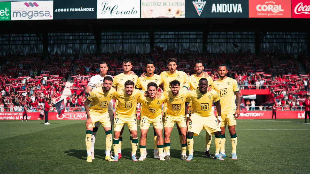 El Almería pedía la hora en Anduva en un duelo con la Primera en juego.