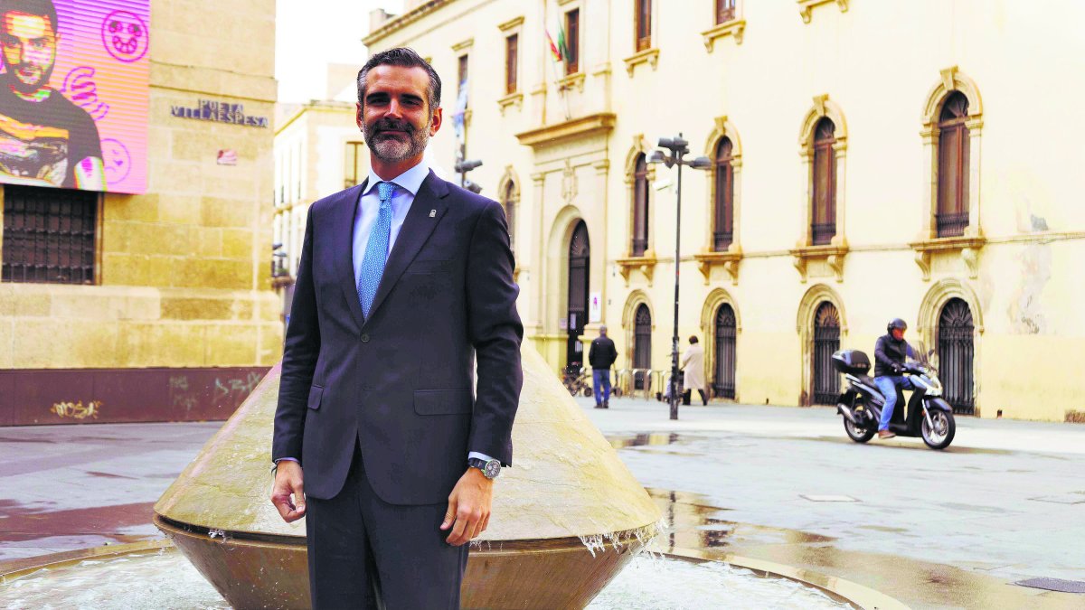 Ramón FernándezPacheco, fotografiado el pasado viernes en pleno centro de la ciudad de Almería tras asistir al 25 aniversario de Tecnova.