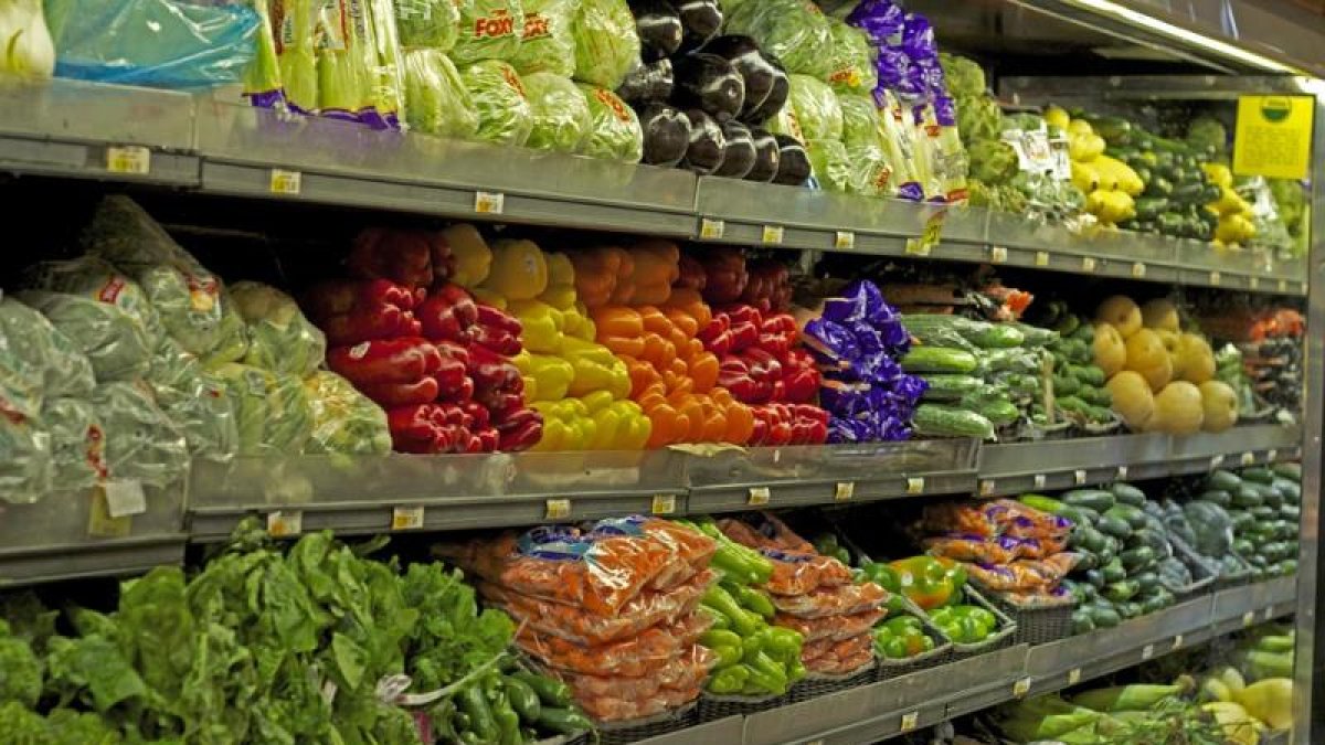 El tomate y el aguacate lideran el crecimiento de las importaciones hortofrutícolas en España durante 2025.