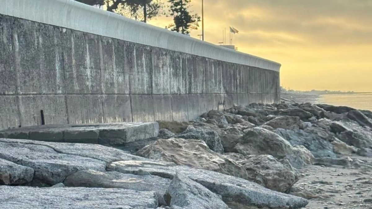 Situación de la playa de Balerma tras los primeros temporales de este año 2026.