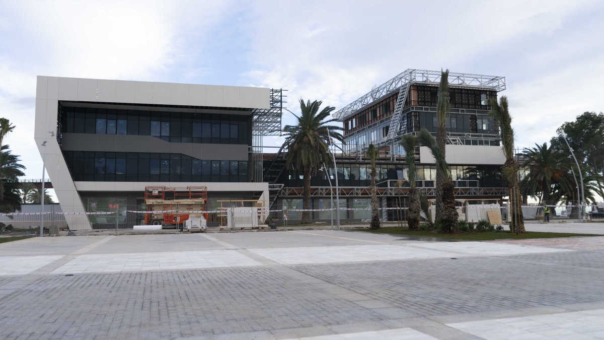 Vista de la sede de la Autoridad Portuaria en obras