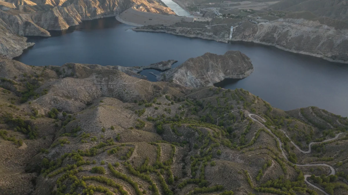El pantano de Cuevas del Almanzora, propicio para los deportes naúticos.